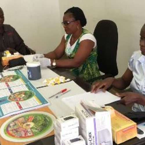 Blood glucose screening for journalists begins